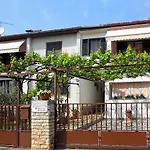 With Parking Space - 7033 Apartament Poreč