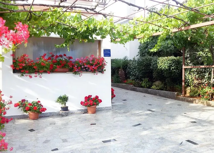 With Parking Space - 7033 Appartement *